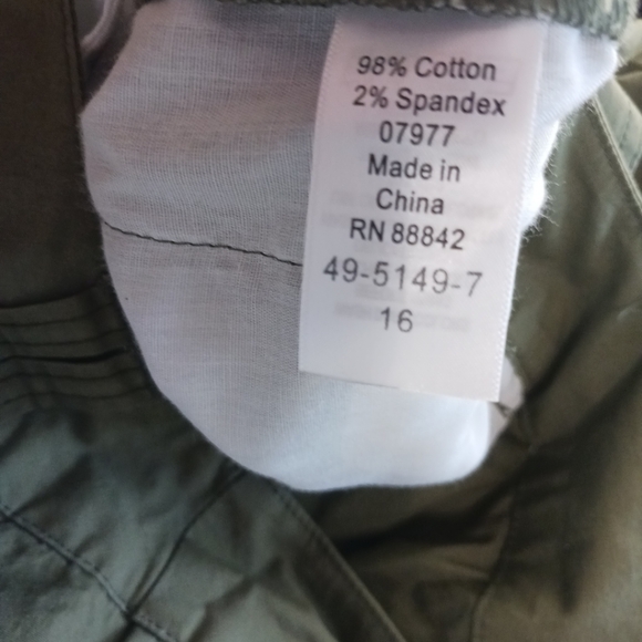 Women’s ELLOS Army Green Cargo Shorts 16 - Picture 9 of 9